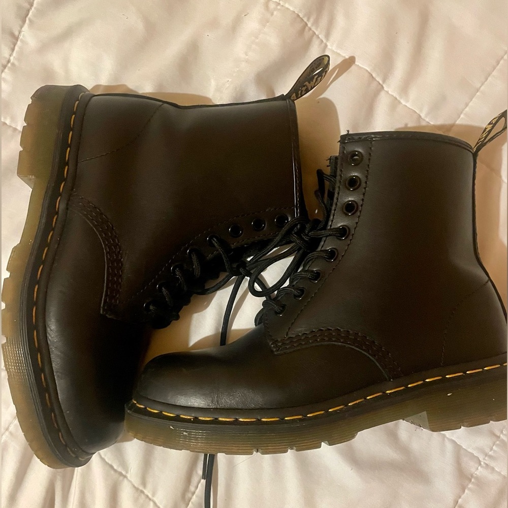 authentic 1460 doc martens slip resistant 🖤